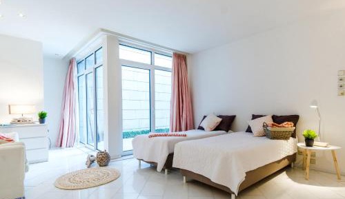 Apartment with Shower