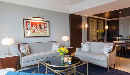 Luxury Suite With Two Way Airport Transfers