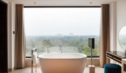 Deluxe Suite With Two Way Airport Transfers