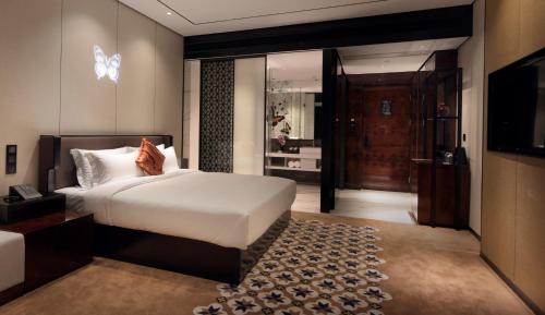 Executive King Room