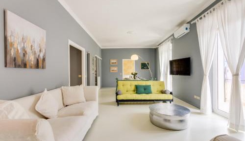 Apartment with Balcony