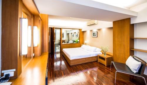 One-Bedroom Suite with Balcony