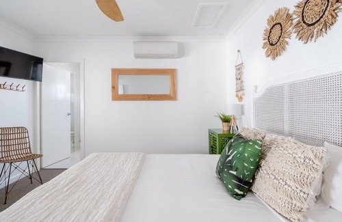 Bilinga House | Bilinga Beachfront Duplex Just Steps From the Sands