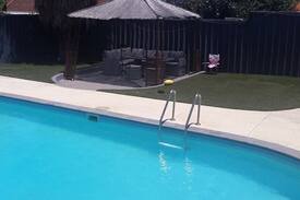 Heathridge House | Huge studio with pool view 5 mins to beach/shops