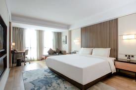 Xi'an Hotel | 【西安钟楼亚朵S吴酒店】几木享浴大床房/近地铁2号线/钟楼回民街附近