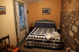 Burra House | Kookaburra Cottage - rustic stone Worker's cottage