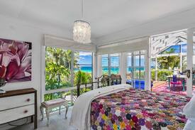 East Ballina House | Pandanus Pool Beach House - 2 mins walk to Beach