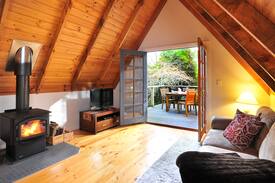 Sassafras Cabin | Santosa Cottage a Sweet Retreat for Two