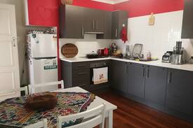 Bilinga Apartment | Private Room at The Beach