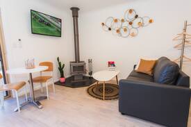 Seppeltsfield Cabin | Deluxe Log Cabin