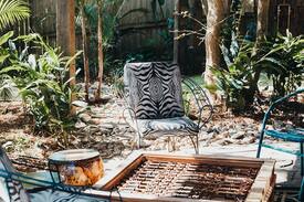 Byron Bay Apartment | The Bungalow- Walk to town & beach.