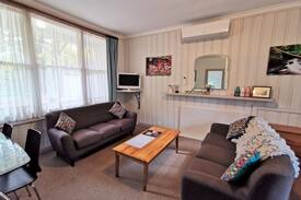 Bright Apartment | Best Spot in Bright! Elm Lodge 6