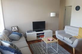 Clifton Hill Apartment | Spacious light-filled apartment in Clifton Hill