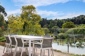 Daylesford House | 13A On The Lake