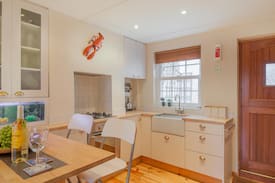Whitstable House | Divers Cottage by Whitstable Seaside