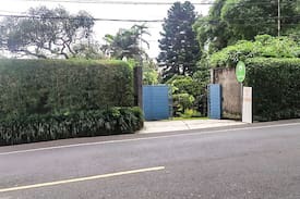 Cisarua Villa | Villa Anggrek, Warung Gunung. The Best in Cisarua