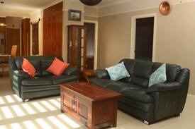 Ainslie House | Pet Friendly Large Modern Ainslie Home