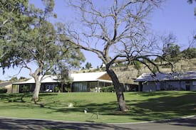 Mannum House | Stunning 5 bed. Riverfront Home in Mannum