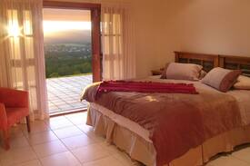 Atherton Bed & Breakfast | The Summit Retreat - Majestic B&B Room