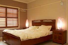 Ainslie House | Pet Friendly Large Modern Ainslie Home