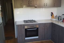Thornlie House | Cozy place in a busy area with amenities nearby