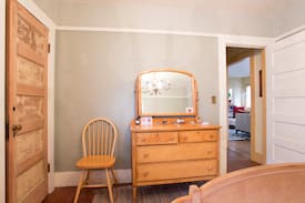 Northwest Berkeley House | Artistic Room in Berkeley Craftsman