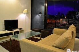Docklands Apartment | Royal Stays "City Views" 2Bdr/2Bath (LS807)