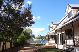 Dalby House | Dalby Apartments Self Contained 1,(2) & 3 Bedrooms