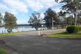 St. Georges Basin House | Deckadence On The Water At St. Georges Basin
