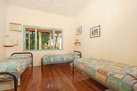 Bungalow Hostel | 2beds in7Share dorm in Tropic Days boutique hostel