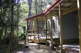 Strahan House | Unit 1. 2 bedroom . The Crays Accommodation.
