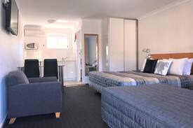 Culburra Beach Hotel | Culburra Beach Motel - Family Room