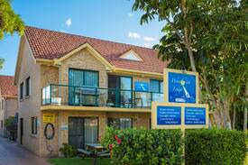 Merimbula Hostel | Triple Room - Shared Bathroom Facilities