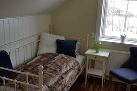 Hvolsvollur House | Eldstó Art Café / Guesthouse room 1