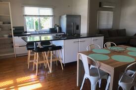 Bar Beach House | Newcastle Beach House (Merewether)