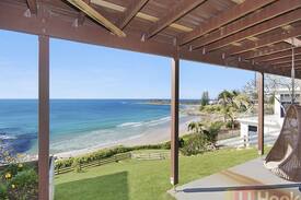 Yamba House | Beach Shack on Main