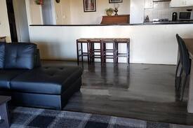 Vacy Cabin | Tuckeroo Retreat- Private courtyard & pool table