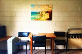 Princetown Hotel | Twelve Apostles Motel Twin Bedroom