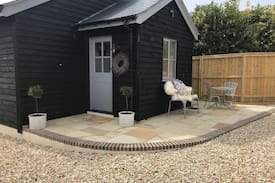 Piddlehinton Cabin | Teals Den at Carters Barn Farm