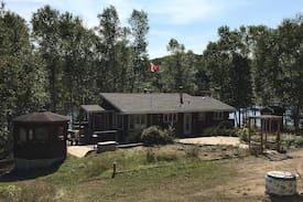 Unorganized Thunder Bay District Cabin | 3 bdrm beachfront getaway @ gorgeous Hawkeye lake!