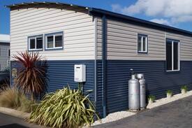 Apollo Bay Cabin | 180 degree ocean view. Beach side Villa.