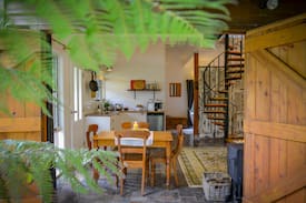 Cambewarra Cabin | THE BARN - RELAX AND UNWIND