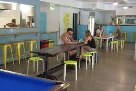 Port Douglas Hostel | 10 Bed Dorm Room in Port Douglas Backpackers