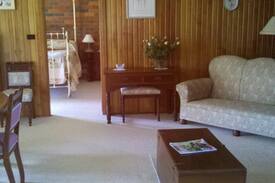 Benalla Bed & Breakfast | Coorong Farm Accommodation North East Victoria
