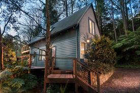 Sassafras Cabin | Santosa Cottage a Sweet Retreat for Two