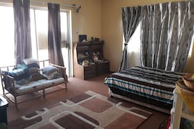 Windhoek House | Om Khoes - family home (shared & single bedrooms)