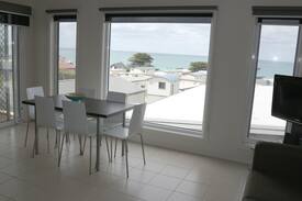Apollo Bay Cabin | 180 degree ocean view. Beach side Villa.