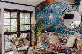 Byron Bay Apartment | The Bungalow- Walk to town & beach.