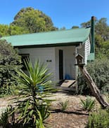 Goughs Bay Cabin | Delatite Historic Cottage -Fernleigh Accommodation