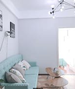 Maonan District House | 地上印满铜钱大小的粼粼光斑